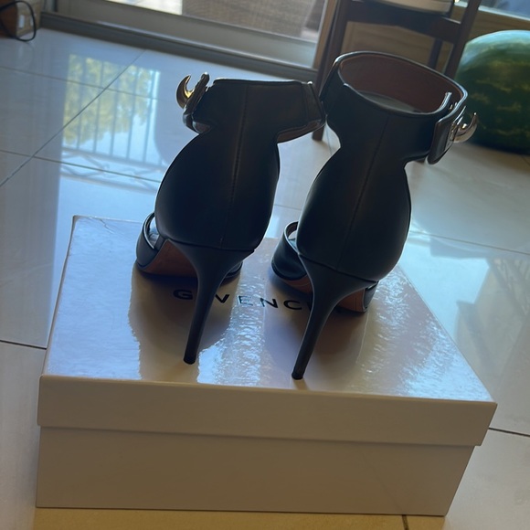 Givenchy sandal shark lock - Picture 2 of 7